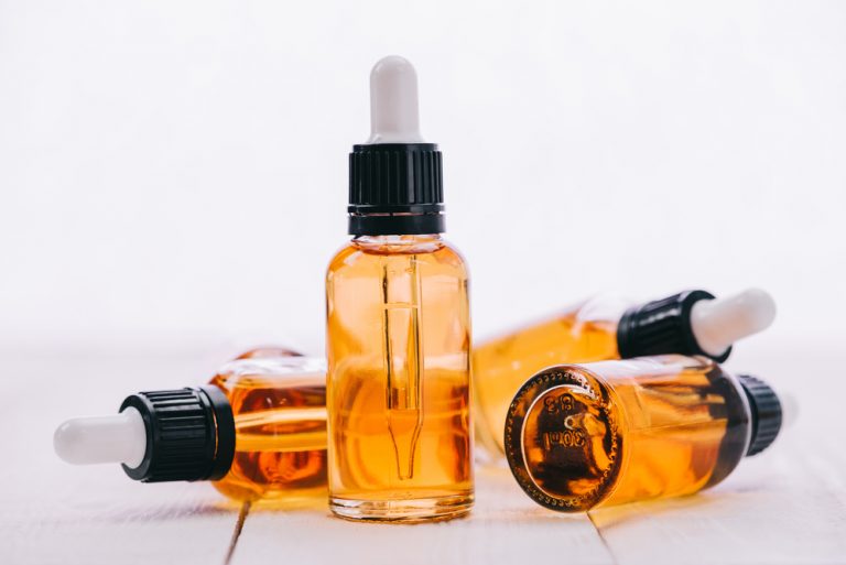 The Top 13 Benefits of CBD Oil – Are You Missing Out?